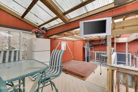 Exterior - 5817 Decker Rd, Bushkill, PA 18324 photo 6 of 20
