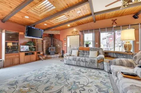 Living - 5817 Decker Rd, Bushkill, PA 18324 photo 3 of 3