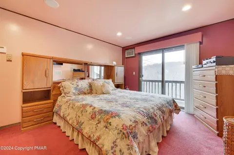 Bedroom - 5817 Decker Rd, Bushkill, PA 18324 photo 5 of 10
