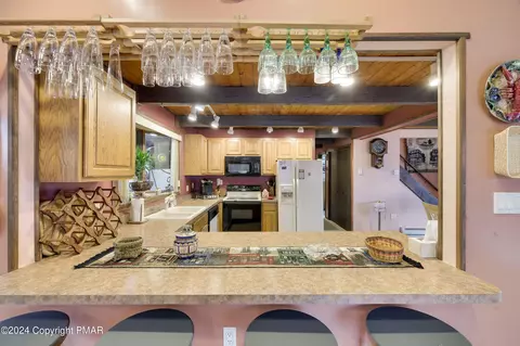 Kitchen - 5817 Decker Rd, Bushkill, PA 18324 photo 3 of 3