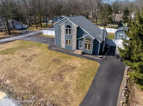 3102 Leisure Dr, Pocono Summit, PA 18346