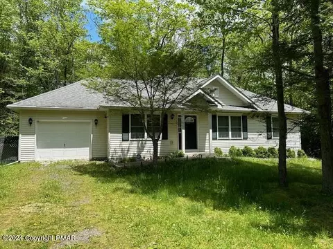 102 Doe Ln, Tobyhanna, PA 18466