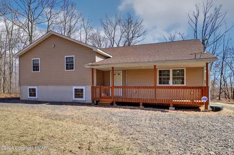 1162 Bluebird Ln, Bushkill, PA 18324