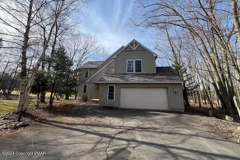 409 Gentian Ln, Pocono Pines, PA 18350