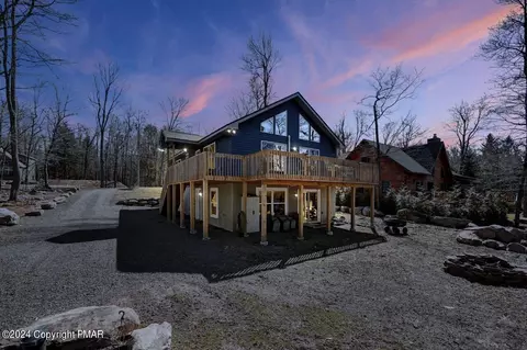 1037 K Ln, Gouldsboro, PA 18424