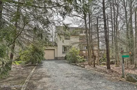 525 Cayuga Dr, Tobyhanna, PA 18466