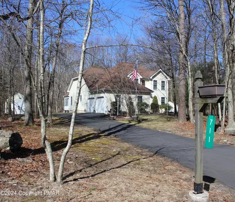 711 Dancing Ridge Rd, East Stroudsburg, PA 18302