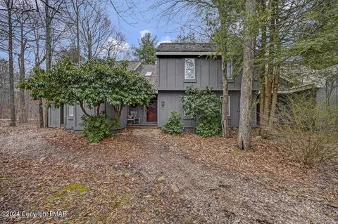 214 Snow Ridge Cir, Lake Harmony, PA 18624