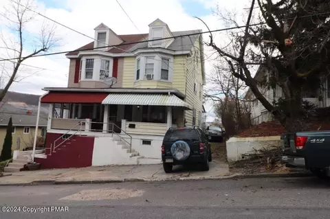 137 6th St, Coaldale, PA 18218
