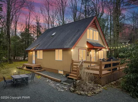 214 Split Rock Ln, Pocono Summit, PA 18346