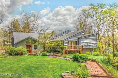 141 Glass Ln, Stroudsburg, PA 18360