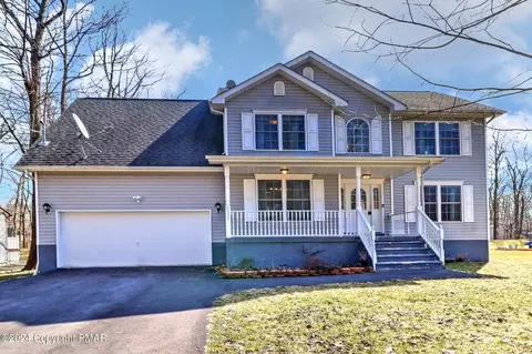 8145 Mayfair Rd, Tobyhanna, PA 18466