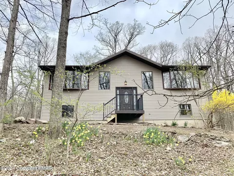115 White Oak Ct, Tannersville, PA 18372