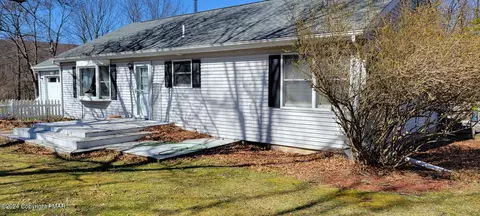 222 Tumbleweed Dr, Effort, PA 18330