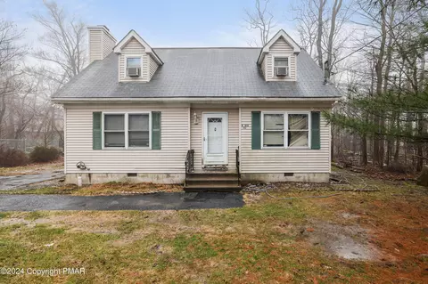 1865 Shady Side Dr, Tobyhanna, PA 18466