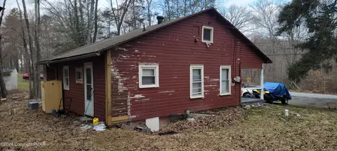 1510 E Sugar Mountain Rd, Bushkill, PA 18324 photo 2