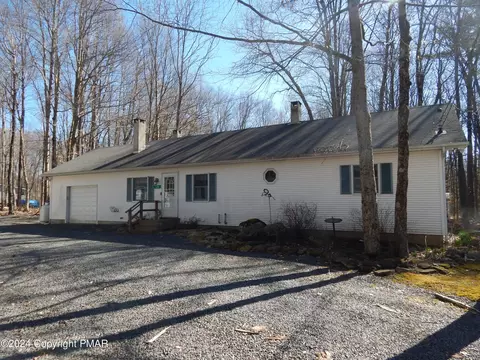 118 Stout Dr, Pocono Lake, PA 18347