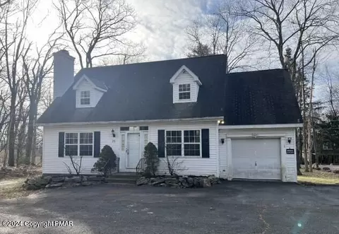 75 Fairview Ave, Mount Pocono, PA 18344