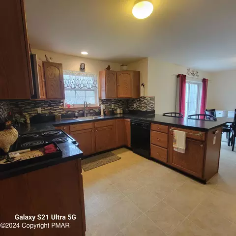 1206 Falls Rd, Bushkill, PA 18324 photo 5