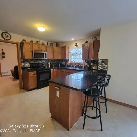 1206 Falls Rd, Bushkill, PA 18324 photo 4
