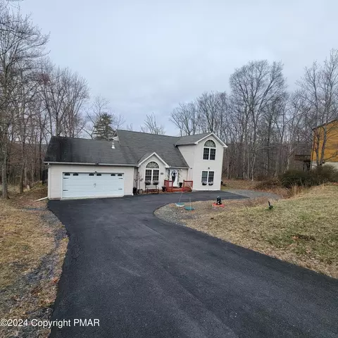 1206 Falls Rd, Bushkill, PA 18324 photo 2