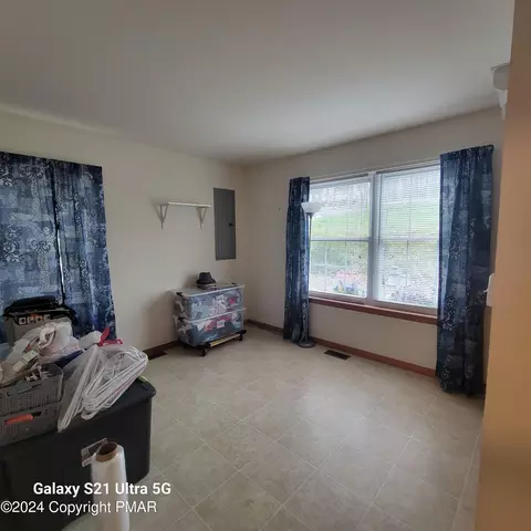 1206 Falls Rd, Bushkill, PA 18324 photo 33