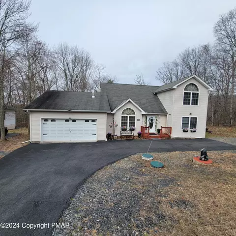 1206 Falls Rd, Bushkill, PA 18324