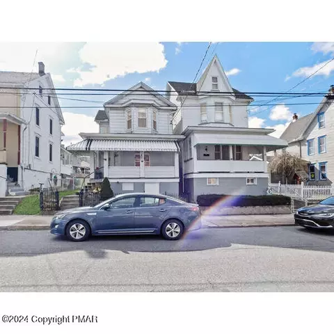 16 W High St, Coaldale, PA 18218