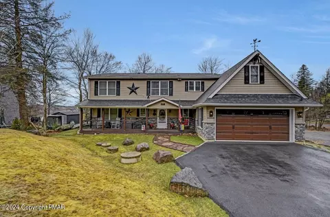 1031 Dogwood Ln, Gouldsboro, PA 18424