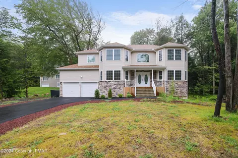 2150 Pine Valley Dr, Tobyhanna, PA 18466