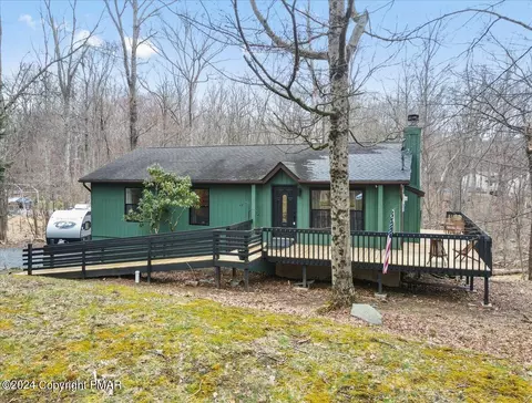 3133 Parliament Dr, East Stroudsburg, PA 18302