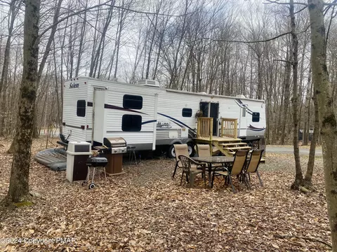 864 Bald Eagle Ln, Covington Township, PA 18424