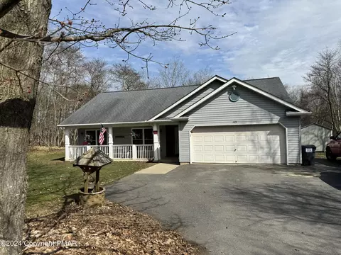 1122 Toll Rd, Effort, PA 18330