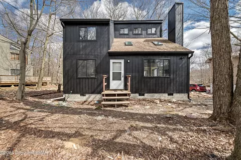 7079 Boulder Ct, Tobyhanna, PA 18466