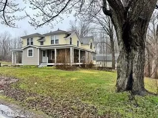 39 Carbondale Rd, Waymart, PA 18472