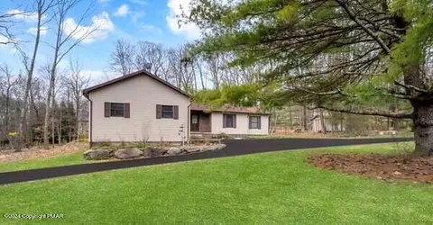 313 Depue Ln, Stroudsburg, PA 18360