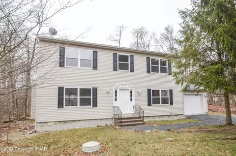 2043 Skyview Ter, Tobyhanna, PA 18466