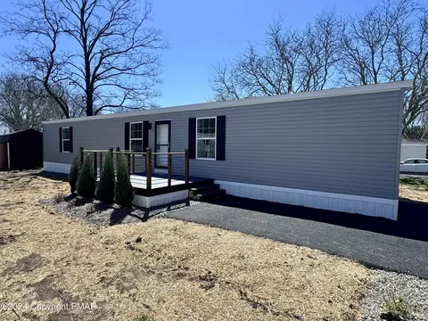 239 Lower Pmhe N Dr, East Stroudsburg, PA 18302