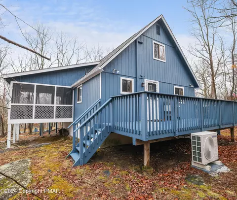 3176 Cherry Ridge Rd, Bushkill, PA 18324