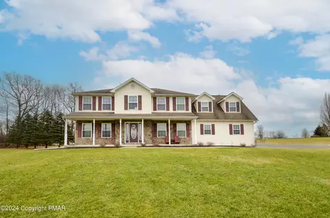 549 John Deere Dr, Sciota, PA 18354