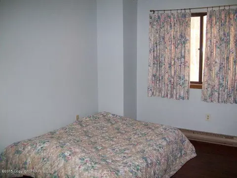 246 Sedburgh Ct, Bushkill, PA 18324 photo 2