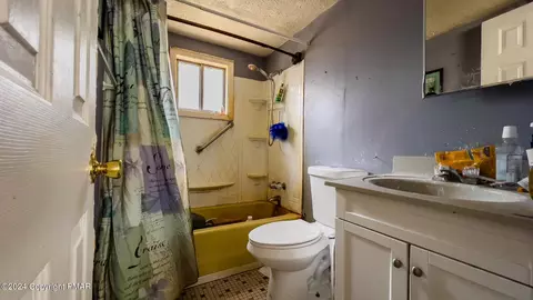 515 W Chipmunk Rd, Bushkill, PA 18324 photo 16