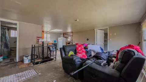 515 W Chipmunk Rd, Bushkill, PA 18324 photo 11