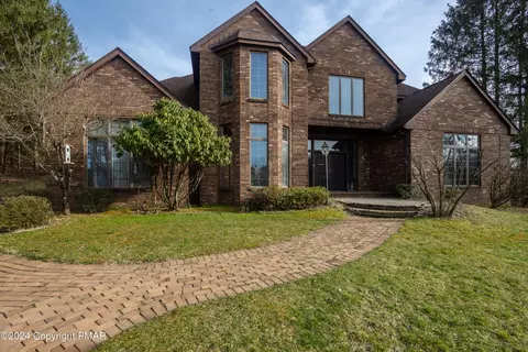 312 Windsor Way, Stroudsburg, PA 18360
