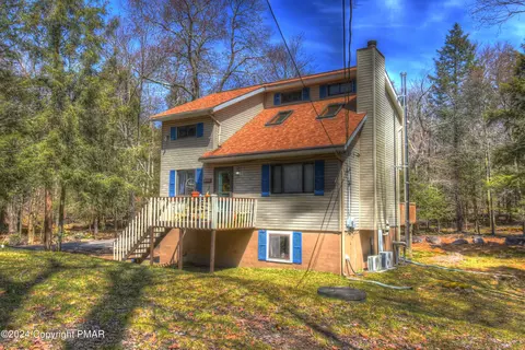 1509 Pocono Dr, Gouldsboro, PA 18424