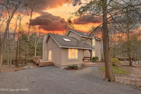 5402 Woodland Ave, Pocono Pines, PA 18350