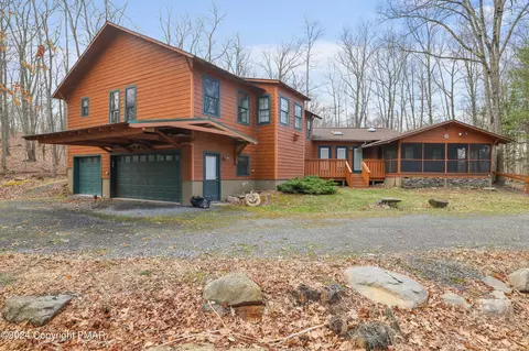 6133 Turkey Foot Trl, East Stroudsburg, PA 18302