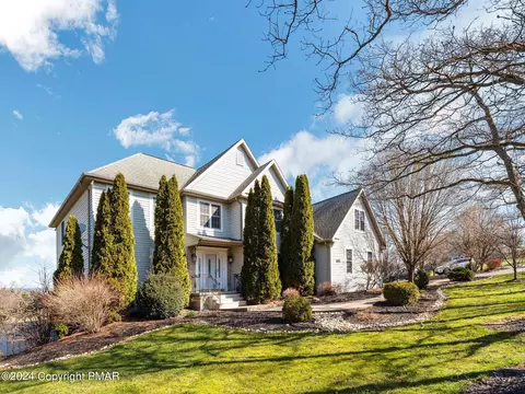 202 E County Rd, Sugarloaf, PA 18249