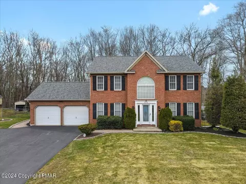 515 Stone Hedge Pl, Mountain Top, PA 18707