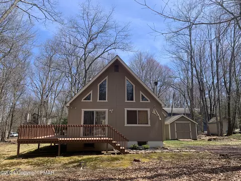 22 Hugo Dr, Albrightsville, PA 18210